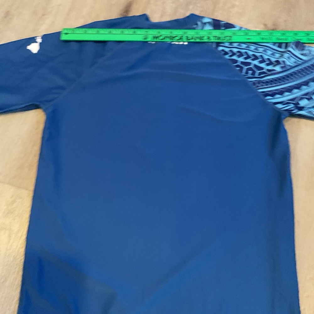 Hawaii Lea - Blue Long Sleeve Rash Guard with Tribal Print - Ladies Size Small - Picture 6 of 13